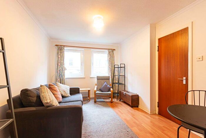 1 Bedroom Flat To Rent In L Bryson Road, Edinburgh, EH11