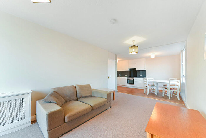2 Bedroom Flat To Rent In Eagle Heights, SW11