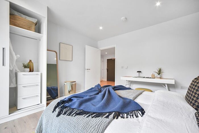 3 Bedroom Flat To Rent In Uncle, Deptford, SE8