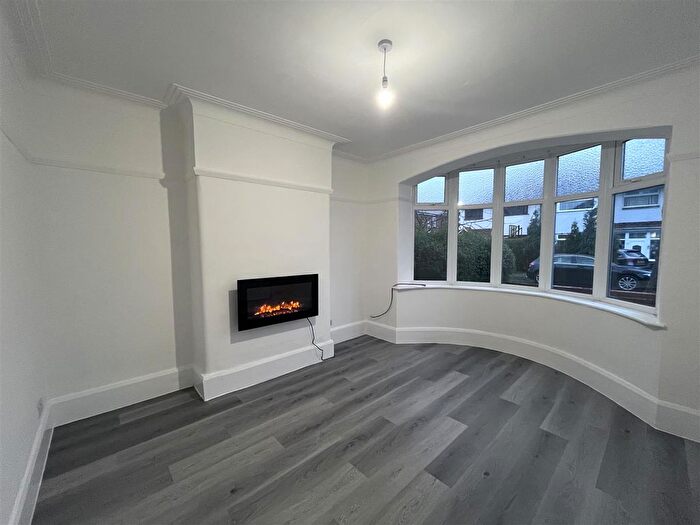 3 Bedroom Semi Detached House To Rent In Woodlands Road, Ashton-Under-Lyne, OL6