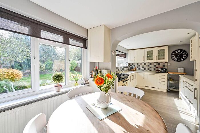 4 Bedroom Property For Sale In Gosden Hill Road, Burpham, Guildford, GU4