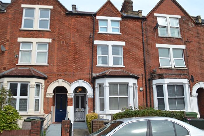 2 Bedroom Flat To Rent In Ellison Road, London, SW16