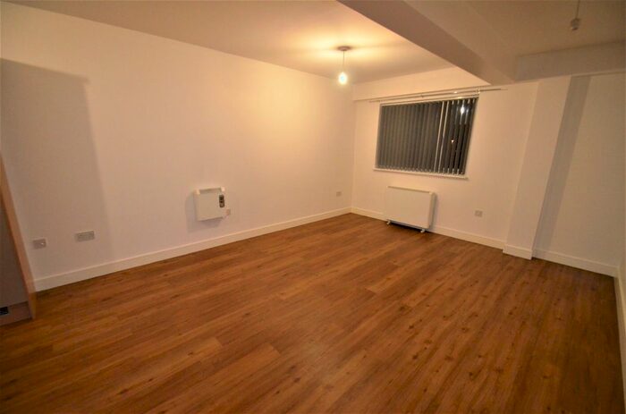 1 Bedroom Flat To Rent In Railway Court, Watch House Lane, Bentley, Doncaster DN5
