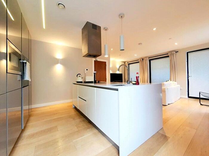 2 Bedroom Flat For Sale In Upper Fourth Street, Milton Keynes, MK9
