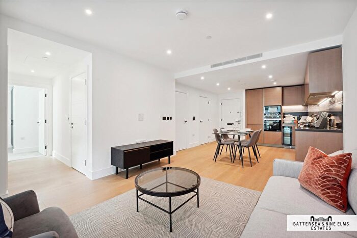 2 Bedroom Flat For Sale In Salisbury House, Prince Of Wales Drive, SW11