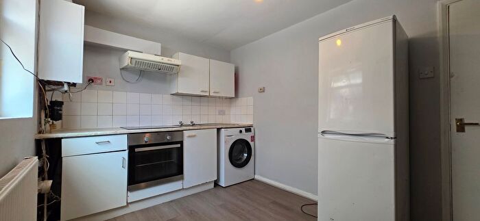 1 Bedroom Flat To Rent In High Street, Enfield, EN3