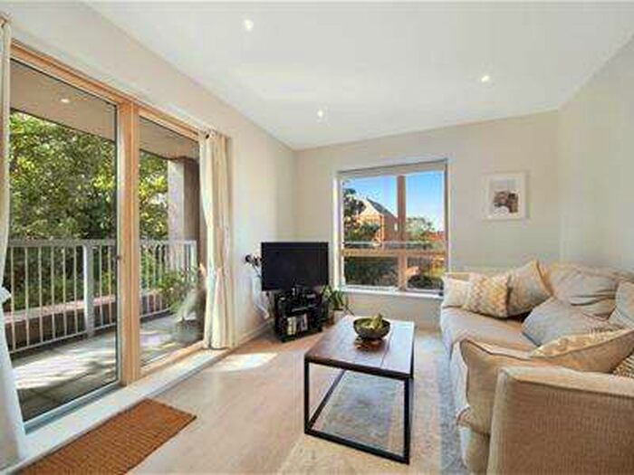 1 Bedroom Flat To Rent In Coles Green Court, Coles Green Road, Neasden, NW2