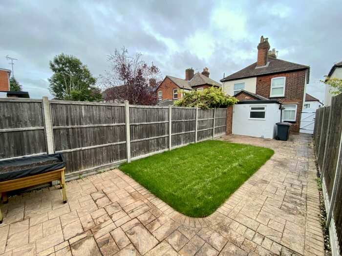 2 Bedroom Semi-Detached House To Rent In Grange Road, Guildford, GU2