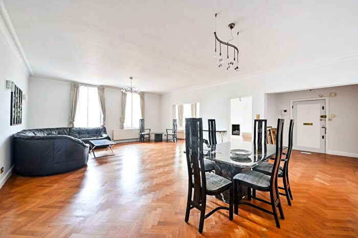 4 Bedroom Flat To Rent In Warwick Gardens, High Street Kensington, London, W14
