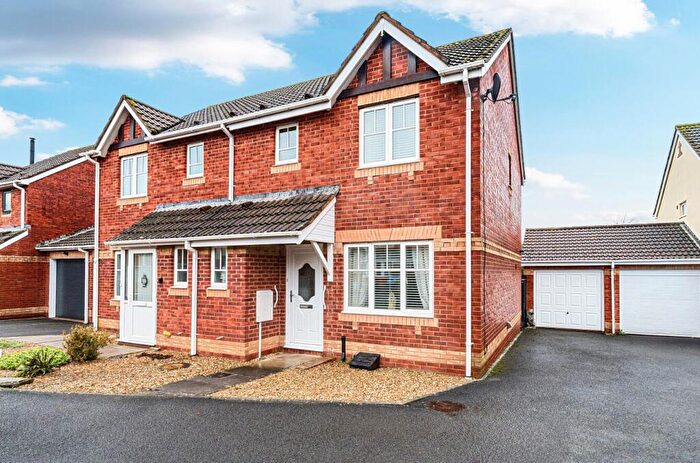 3 Bedroom Semi Detached House For Sale In Larks Rise, Cullompton, Devon, EX15