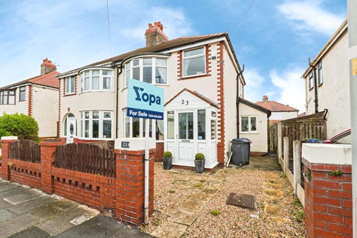 3 Bedroom Semi Detached House For Sale In Lyddesdale Avenue, Thornton-cleveleys, FY5