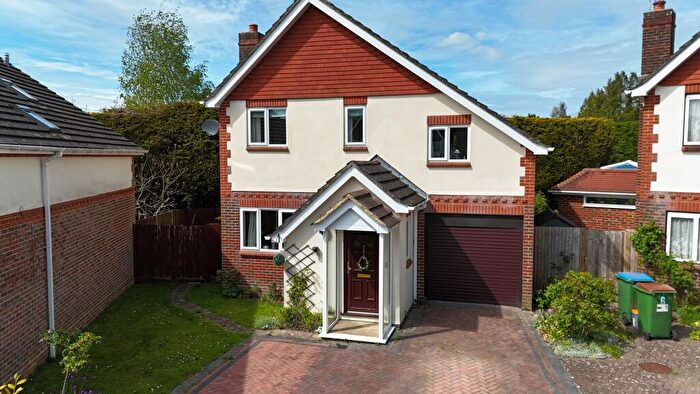 4 Bedroom Detached House For Sale In Saxon Close, Billingshurst, RH14