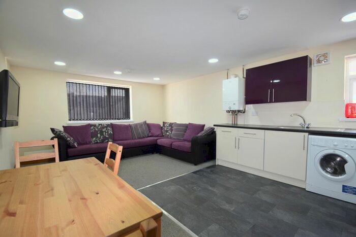 4 Bedroom Flat To Rent In Wyeverne Road, Cathays CF24