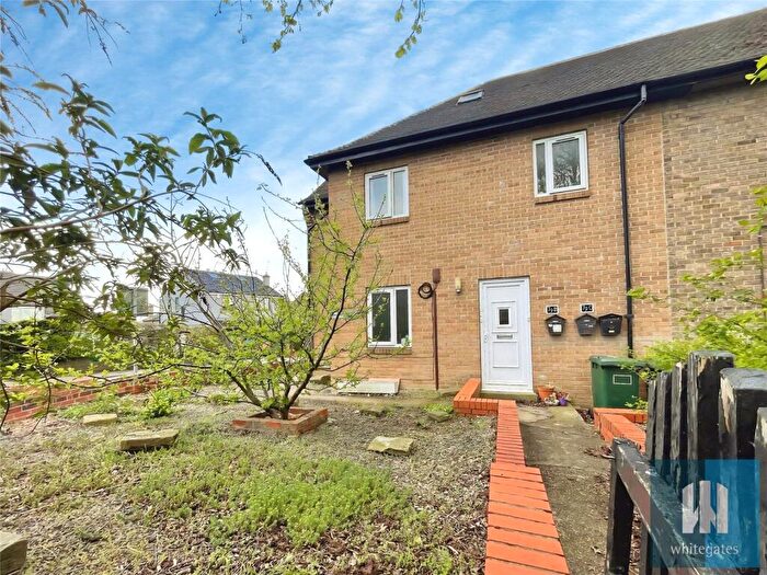 1 Bedroom Apartment To Rent In Greenhead Road, Huddersfield, HD1