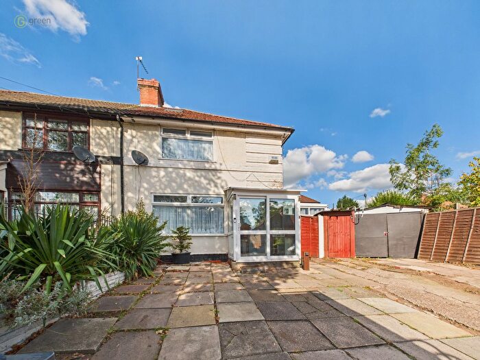 4 Bedroom End Of Terrace House For Sale In Longford Road, Kingstanding, Birmingham, B44