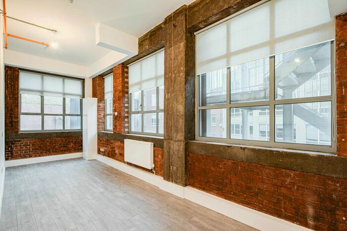 2 Bedroom Flat To Rent In Benwell Road, London, N7