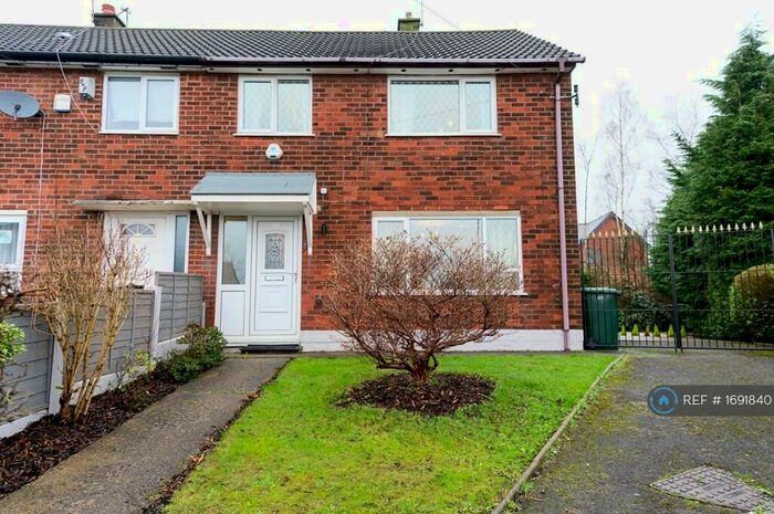 3 Bedroom End Of Terrace House To Rent In Abbey Road, Middleton, Manchester, M24