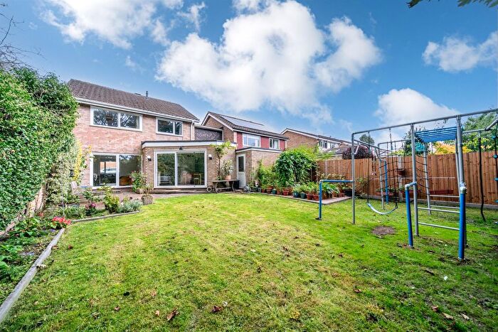 4 Bedroom Detached House For Sale In The Dell, St. Albans, AL1