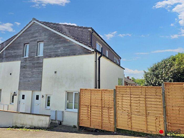 3 Bedroom Semi Detached House For Sale In Fairford Close, Bristol, BS15