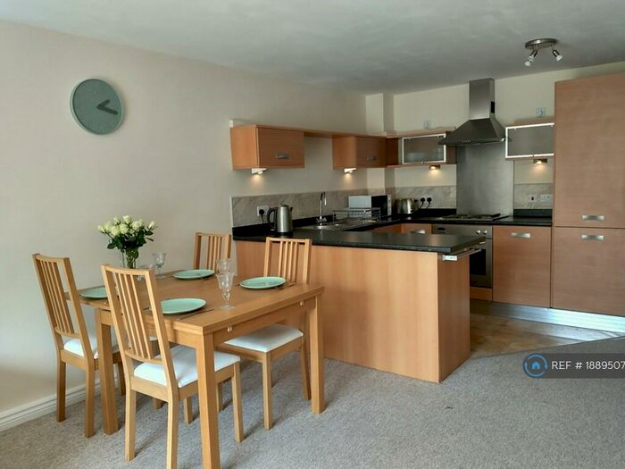 2 Bedroom Flat To Rent In Blackweir Terrace, Cardiff, CF10