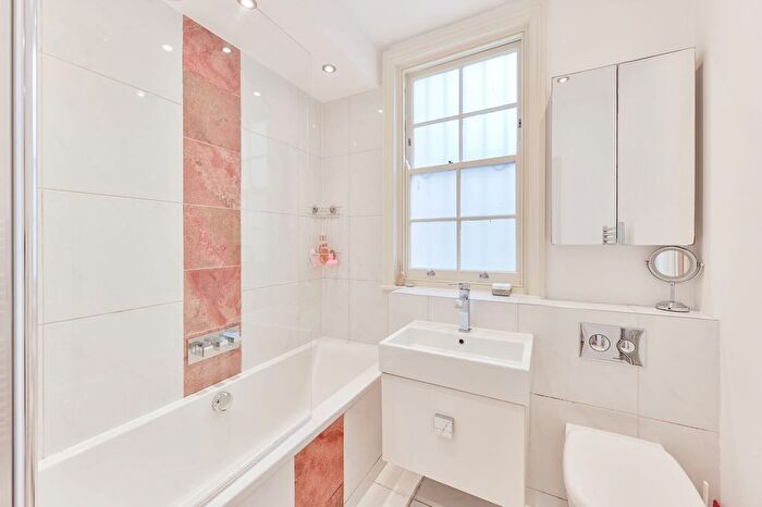 2 Bedroom Flat To Rent In St Georges Square, Pimlico, London, SW1V