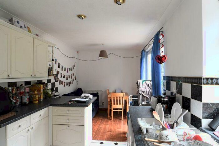 4 Bedroom Detached House To Rent In Rushlake Road, Brighton, BN1