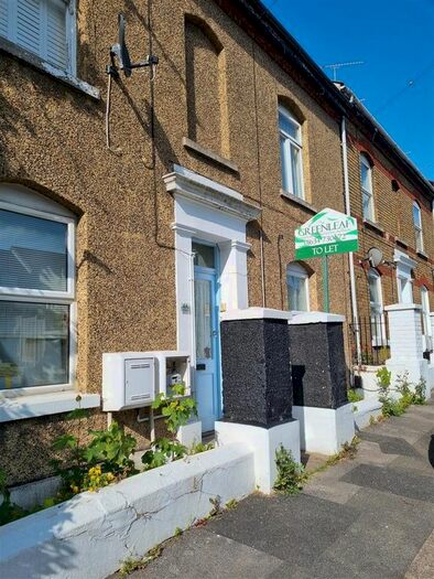 1 Bedroom Flat To Rent In Jenner Road, Rochester, ME1