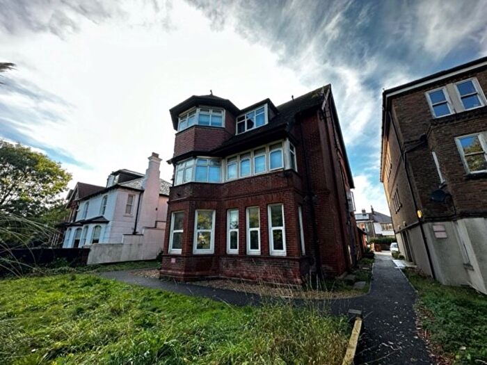 2 Bedroom Flat To Rent In Spring Garden Lane, Gosport, PO12