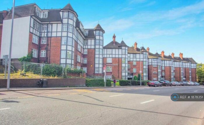 2 Bedroom Flat To Rent In Vernon Court, London, NW2