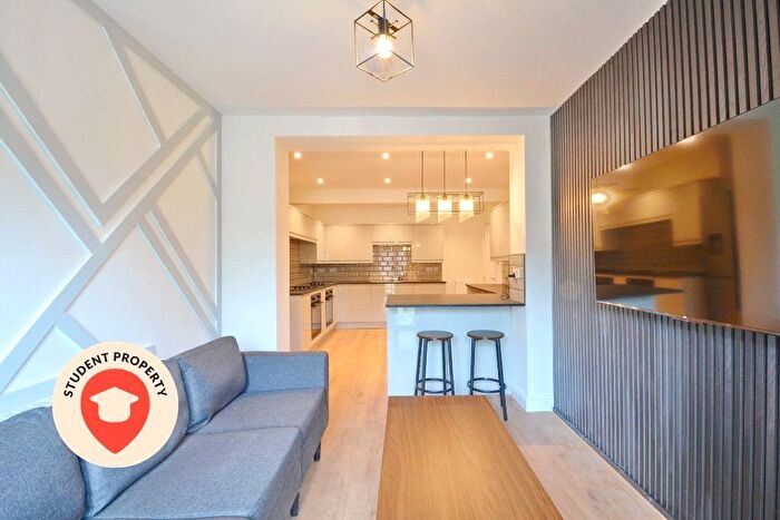 6 Bedroom Semi Detached House To Rent In Knighton Road, Southmead, Bristol, Bristol, BS10