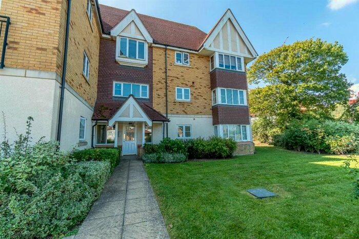 2 Bedroom Flat To Rent In Hedgers Way, Kingsnorth, Ashford, TN23