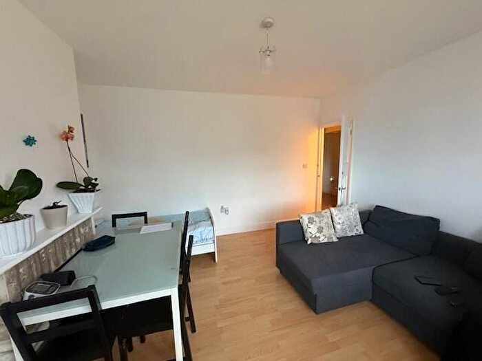 1 Bedroom Flat To Rent In Eaton Road, Enfield, EN1