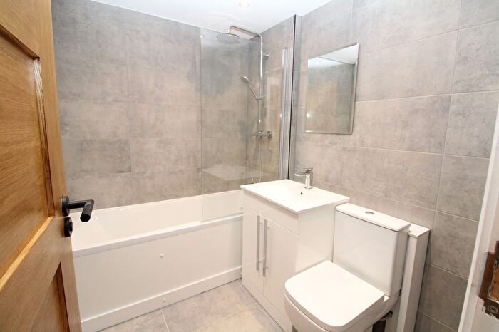 2 Bedroom Maisonette To Rent In London Road, Rochester, ME2