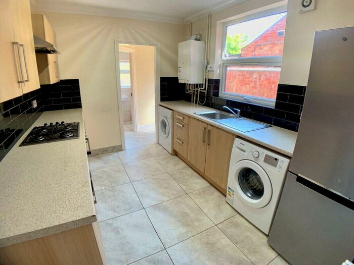 4 Bedroom Terraced House To Rent In Hazel Street, Leicester, LE2