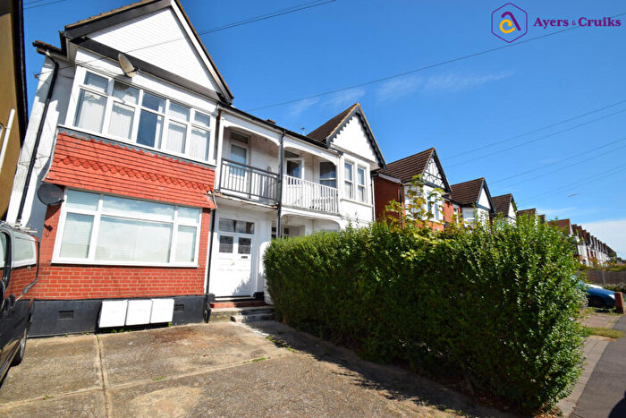 1 Bedroom Flat To Rent In Genesta Road, Westcliff-on-Sea, SS0
