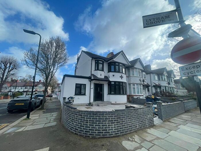 6 Bedroom Semi Detached House To Rent In Ealing, W5