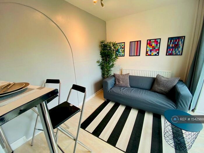 4 Bedroom Semi-Detached House To Rent In John Rous Avenue, Coventry, CV4