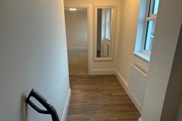 2 Bedroom Flat To Rent In High Street, Tonbridge, TN9