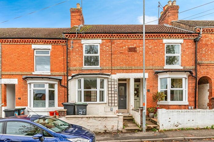 3 Bedroom Terraced House For Sale In North Street, Rushden, NN10