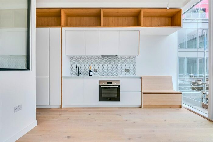 1 Bedroom Flat To Rent In Great West Road, Brentford, TW8