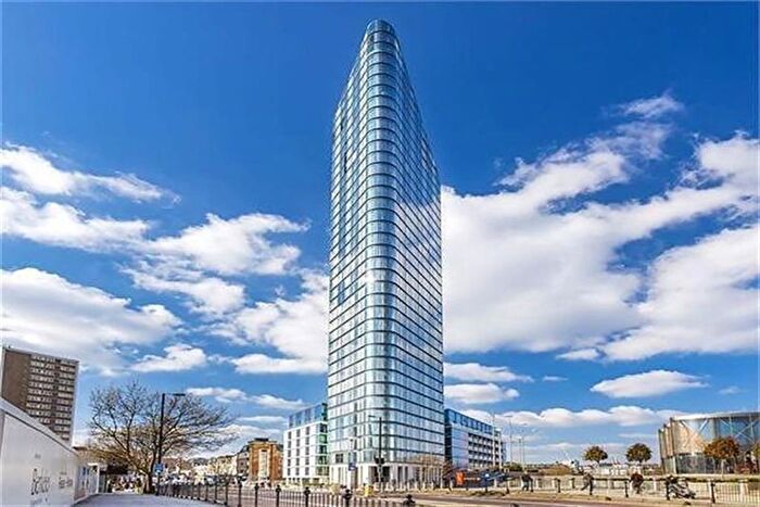 1 Bedroom Flat For Sale In Chronicle Tower, Angel, Islington, City Road, London, EC1V