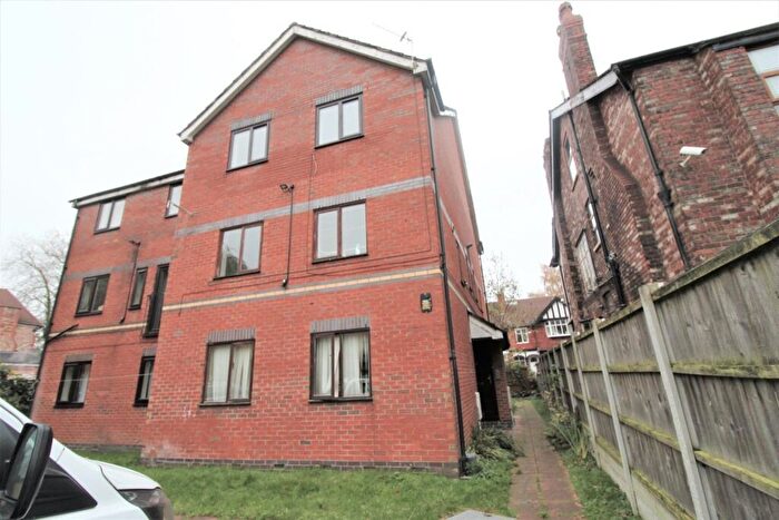 2 Bedroom Flat To Rent In Granada Mews, Manchester, Greater Manchester, M16