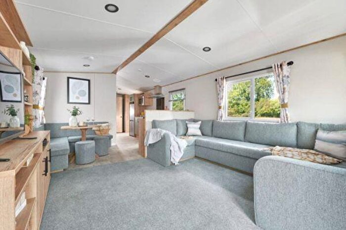 2 Bedroom Park Home For Sale In Hoburne Cotswold Reach, GL7