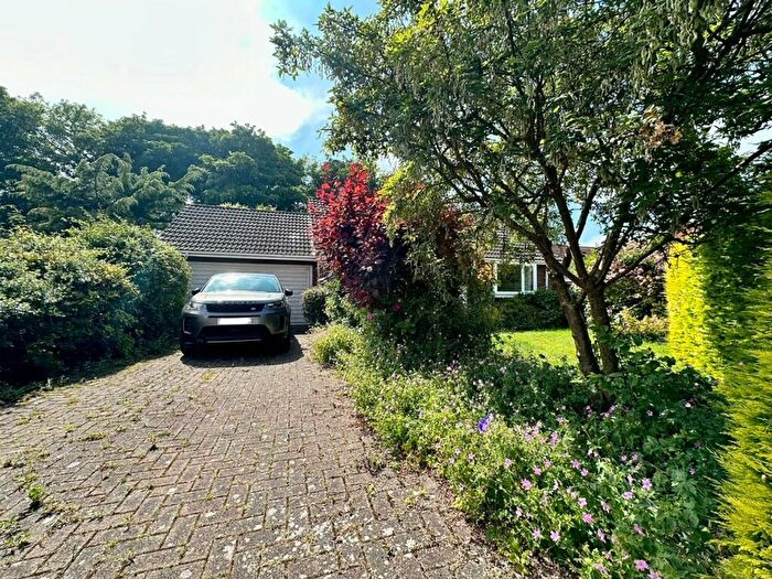 2 Bedroom Bungalow For Sale In Cheyne Walk, Hornsea, HU18