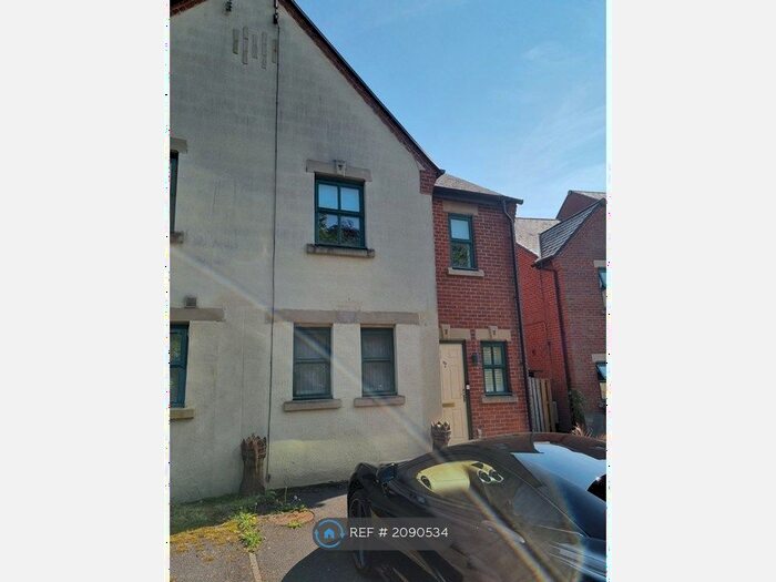 3 Bedroom Semi-Detached House To Rent In Schuster Rd, Rusholme, M14