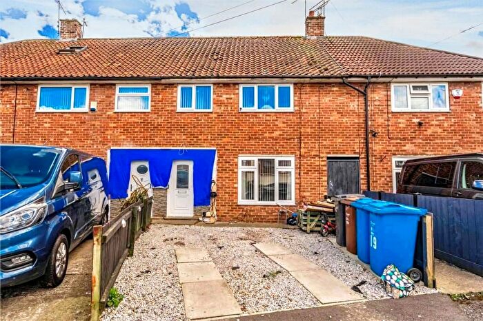 3 Bedroom Terraced House For Sale In Waveney Road, Hull, HU8