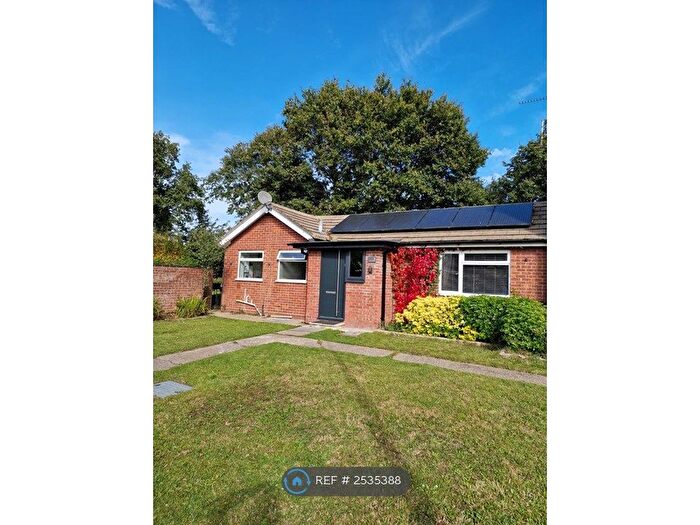 2 Bedroom Bungalow To Rent In William Close, Wivenhoe, Colchester, CO7