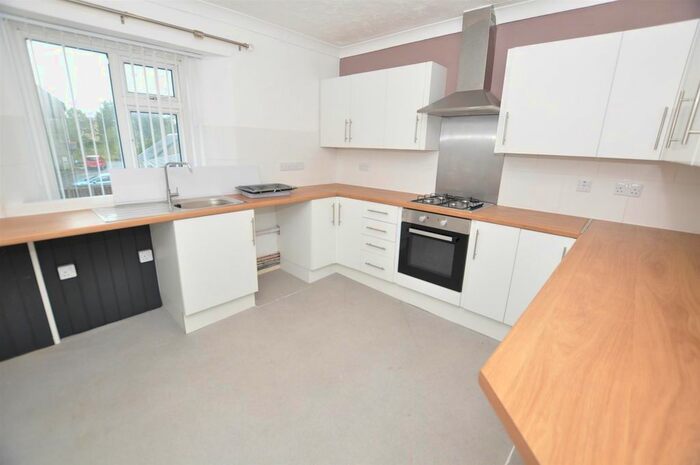 2 Bedroom Flat To Rent In Market Street, Whitland, SA34