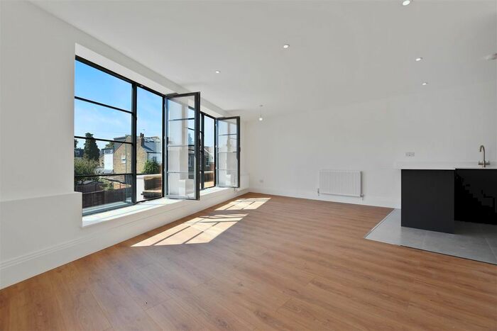 2 Bedroom Flat To Rent In Albion Road, Twickenham, TW2
