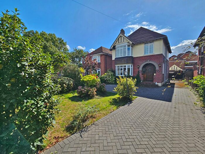 4 Bedroom Detached House For Sale In West Street, Portchester, PO16